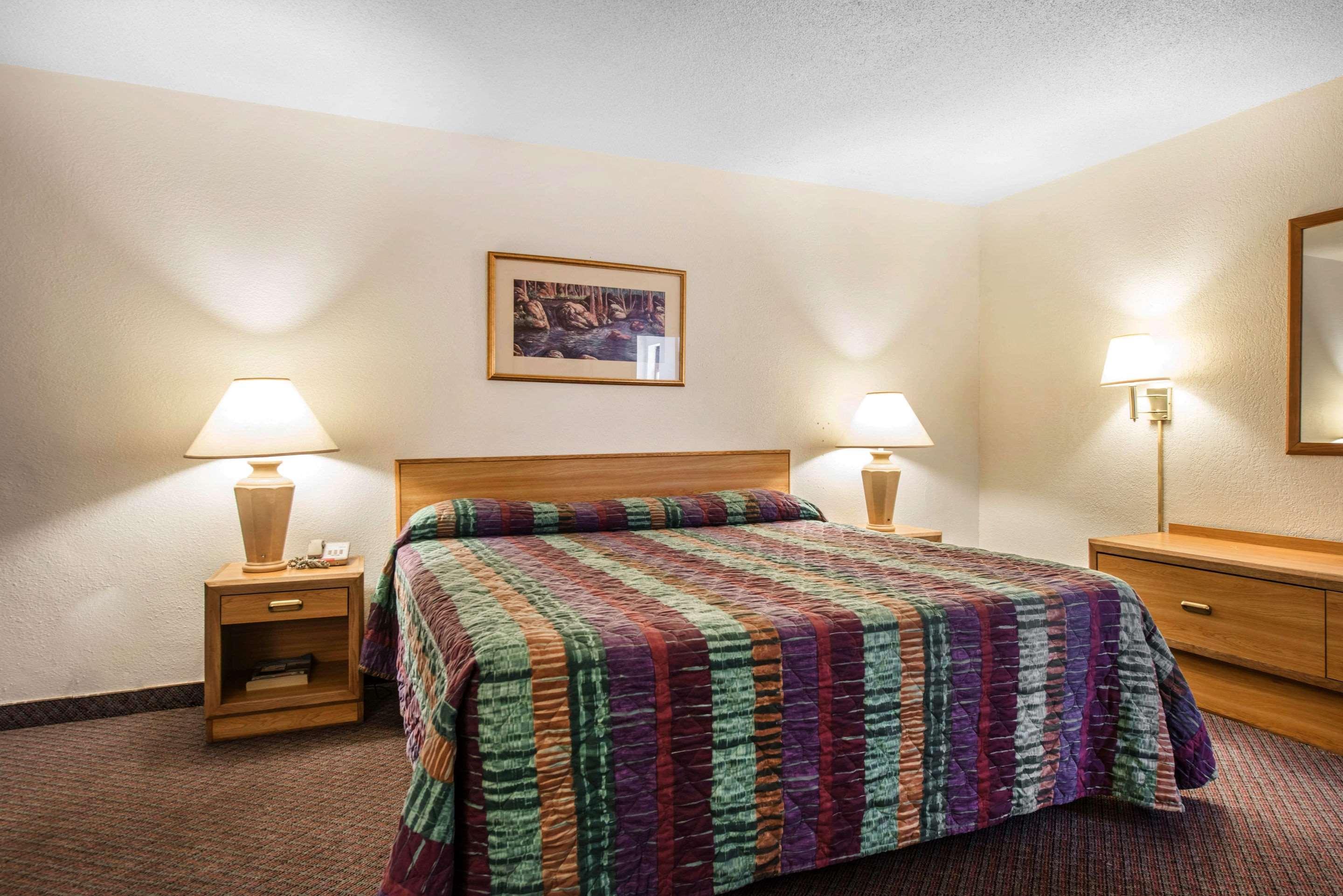 Hotel Rodeway &